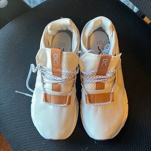 On Running Cloud Nova White Pearl Sneakers